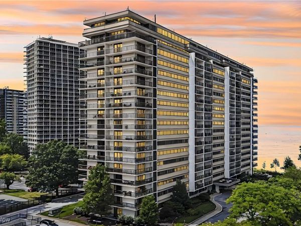 12550 Lake Avenue, Unit 1002, Lakewood, OH 44107