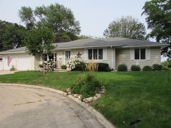 1317 Beach Place, Fairmont, MN 56031