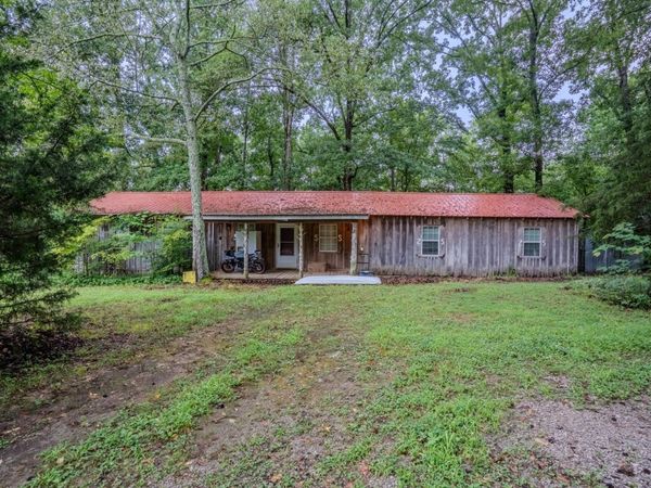 366 Ridge Rd, Westpoint, TN 38486