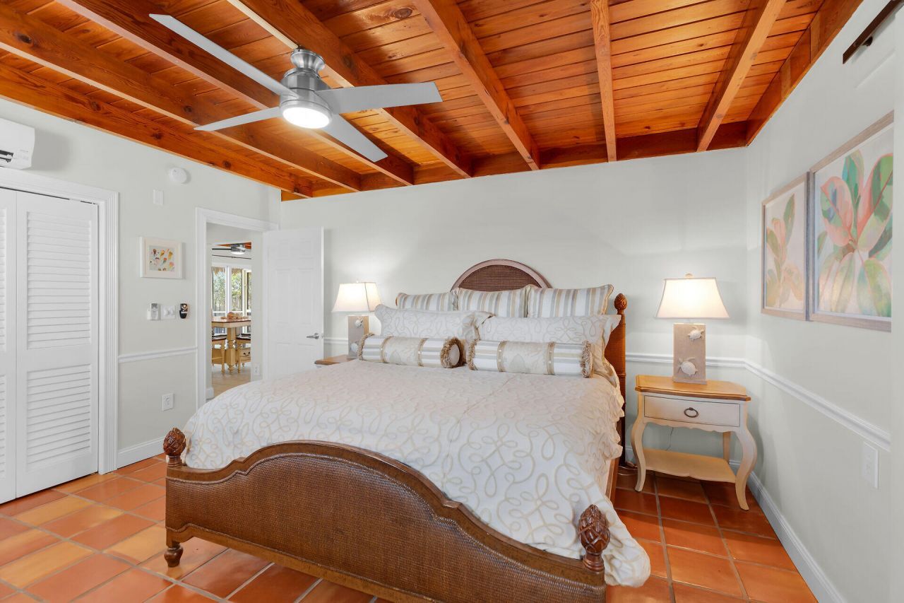 351 5th Street, Key Colony, FL 33051 Photo