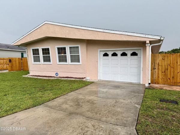 2010 Hickorywood Drive, South Daytona, FL 32119