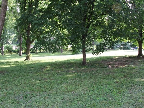 2117 S 18th Street, St Joseph, MO 64503