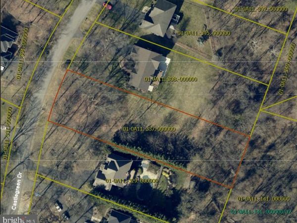 2579 CASTLEGREEN, GREENCASTLE, PA 17225