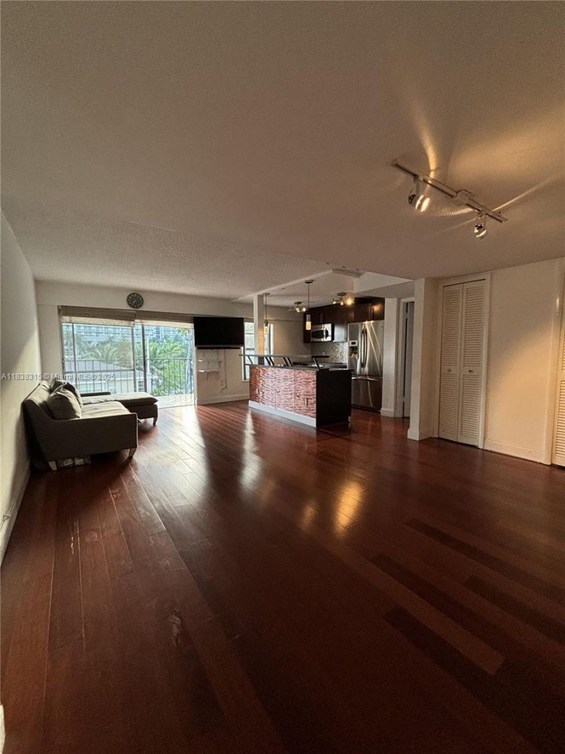 1455 West Ave, Unit 403, Miami Beach, FL 33139 Photo