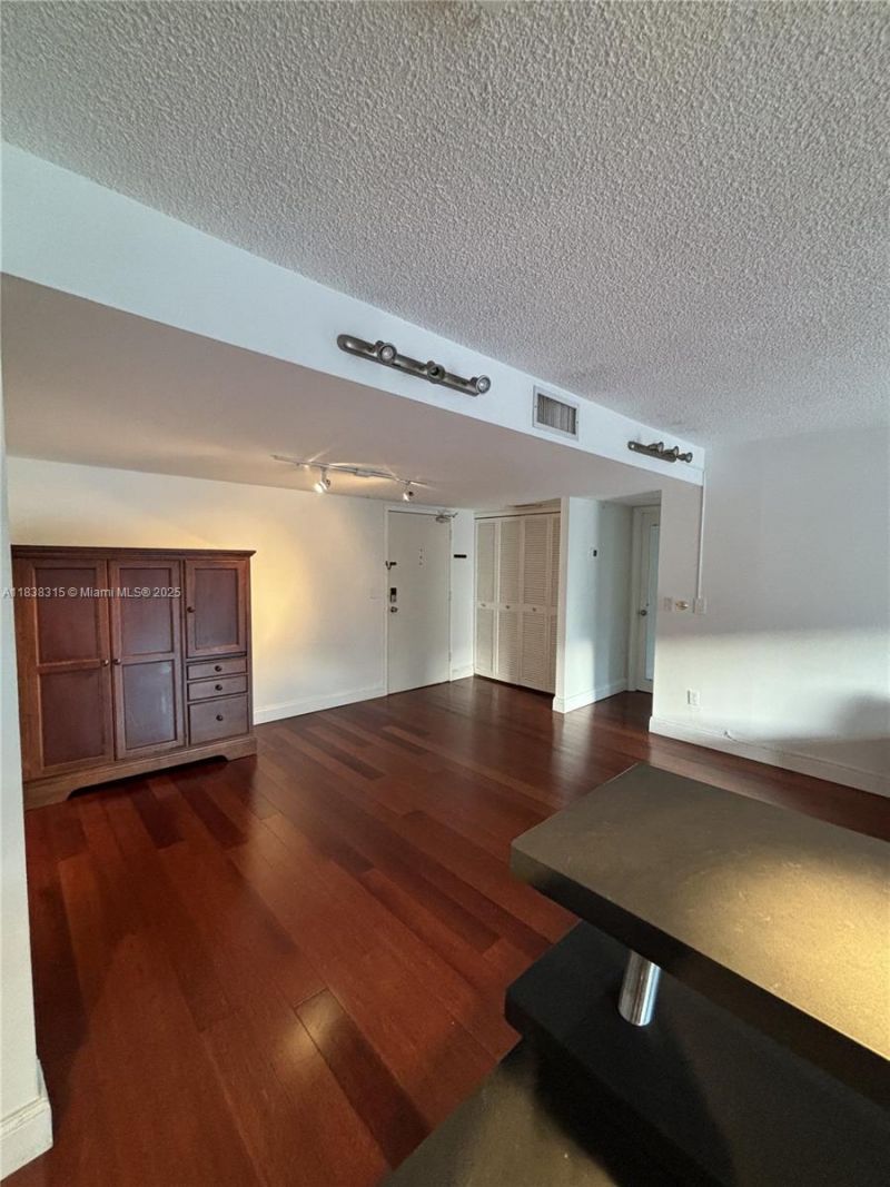 1455 West Ave, Unit 403, Miami Beach, FL 33139 Photo