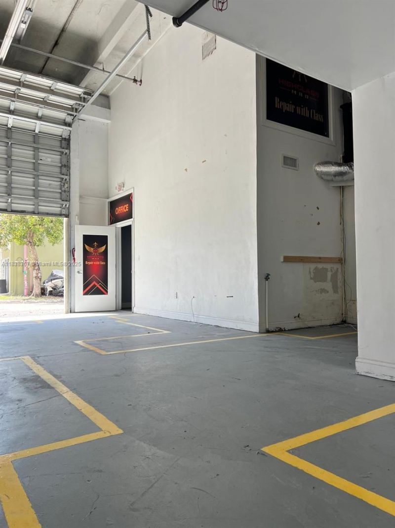 10601 NW 122nd St, Unit 29, Medley, FL 33178 Photo