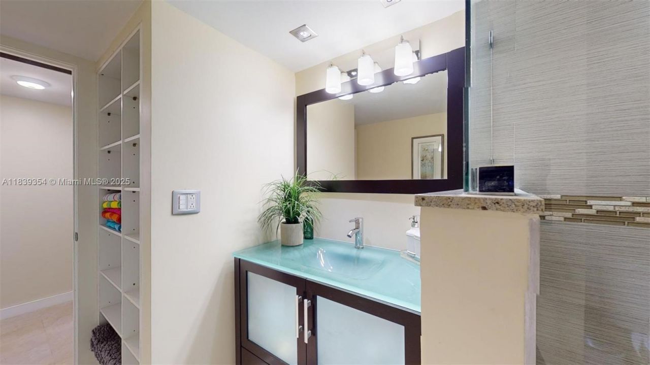 1912 S Ocean Dr, Unit 12C, Hallandale Beach, FL 33009 Photo