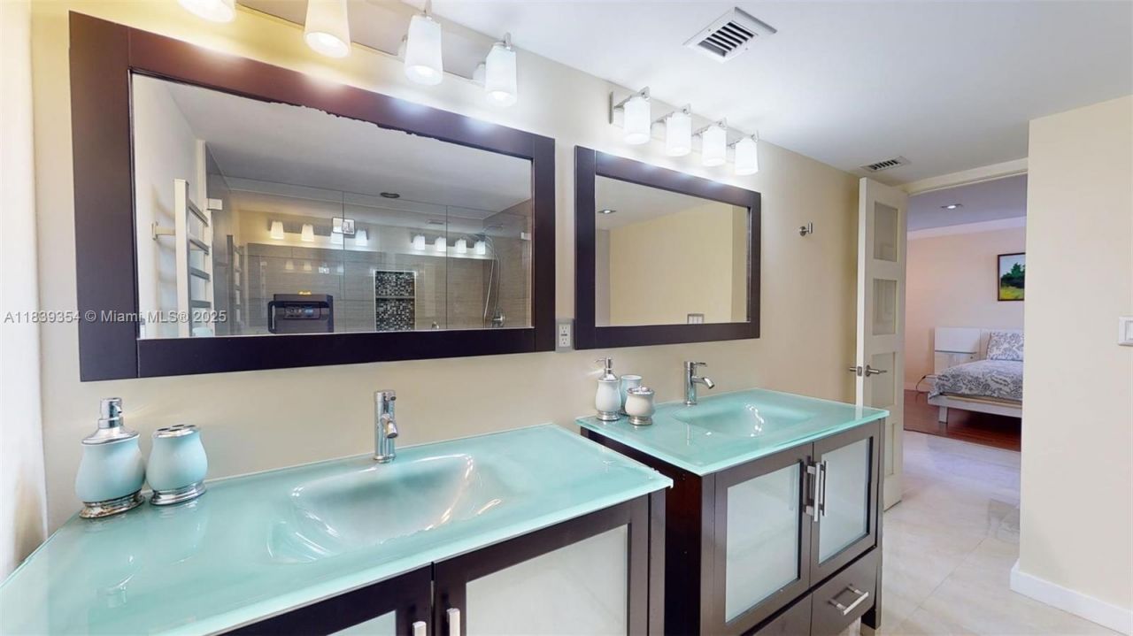 1912 S Ocean Dr, Unit 12C, Hallandale Beach, FL 33009 Photo