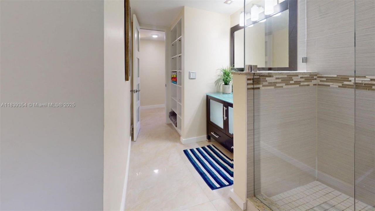 1912 S Ocean Dr, Unit 12C, Hallandale Beach, FL 33009 Photo