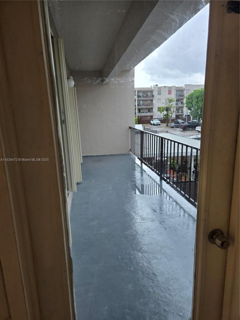 5755 W 20 Ave, Unit 206, Hialeah, FL 33012 Photo