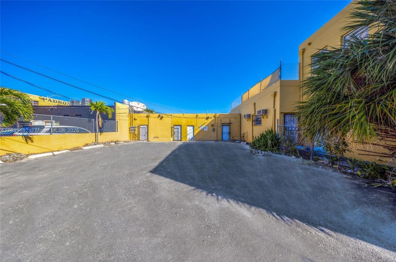 1554 W Flagler St, Miami, FL 33135 Photo