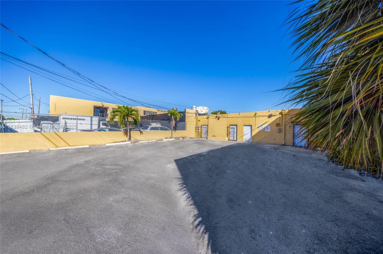 1554 W Flagler St, Miami, FL 33135 Photo