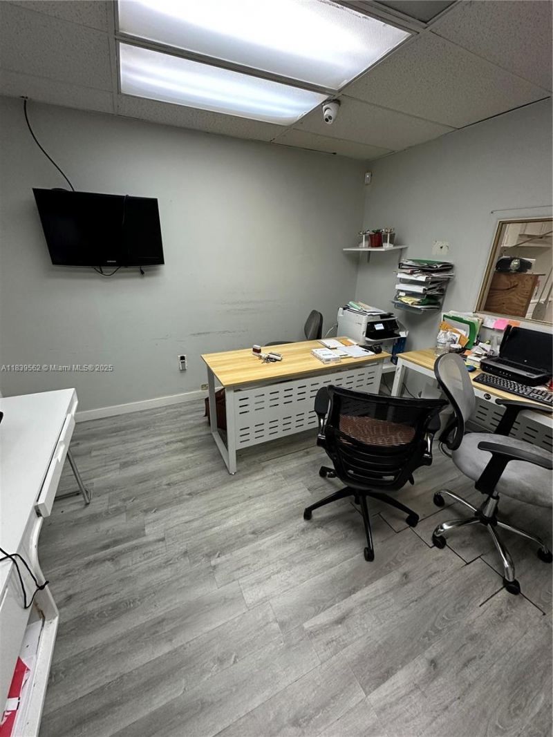 9720 SW 24th St, Miami, FL 33165 Photo