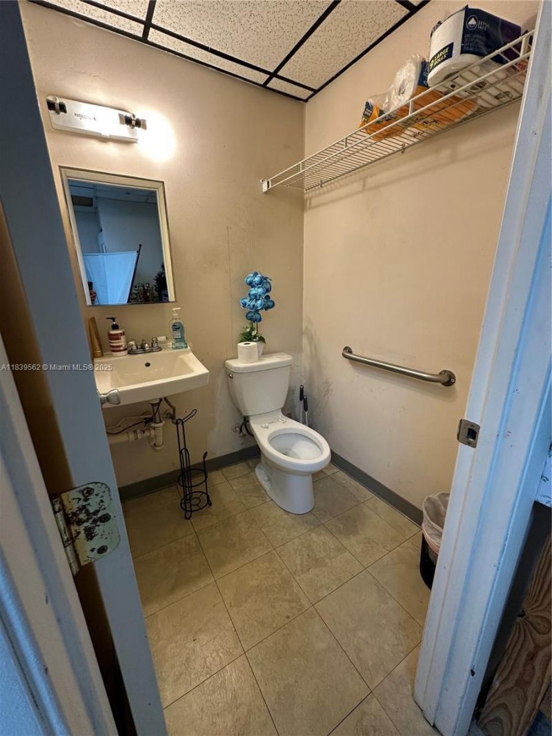 9720 SW 24th St, Miami, FL 33165 Photo