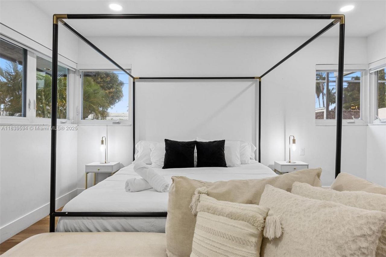 1240 Jefferson St, Hollywood, FL 33019 Photo