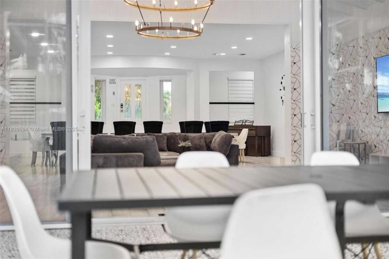 1240 Jefferson St, Hollywood, FL 33019 Photo