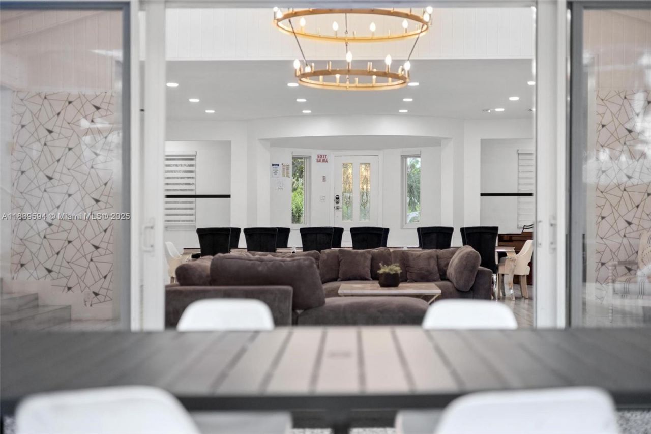 1240 Jefferson St, Hollywood, FL 33019 Photo