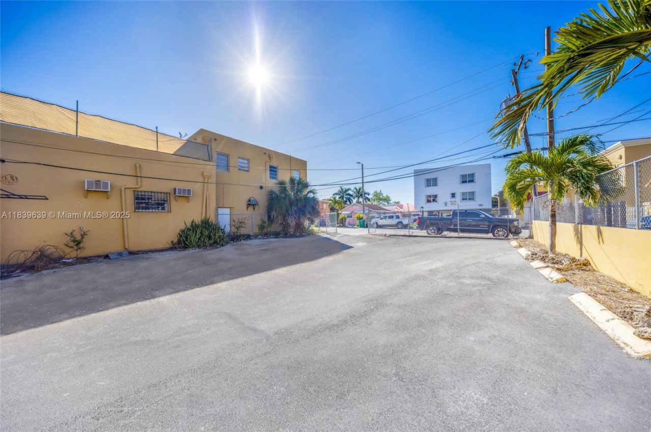 1544 W Flagler St, Miami, FL 33135 Photo