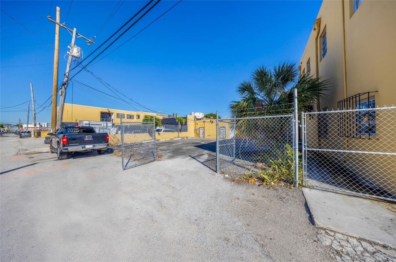 1544 W Flagler St, Miami, FL 33135 Photo