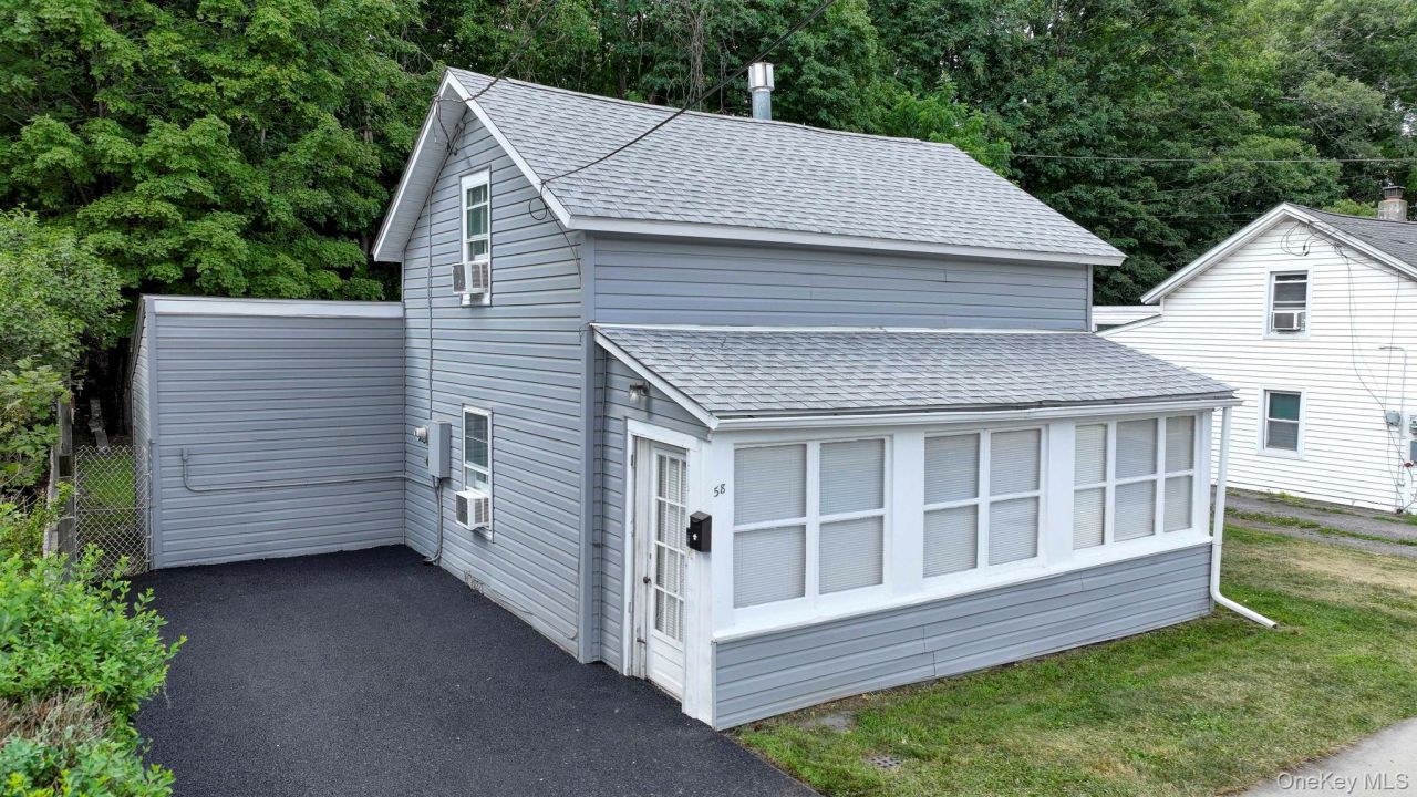 58 Wawayanda Avenue, Middletown, NY 10940 Main Photo