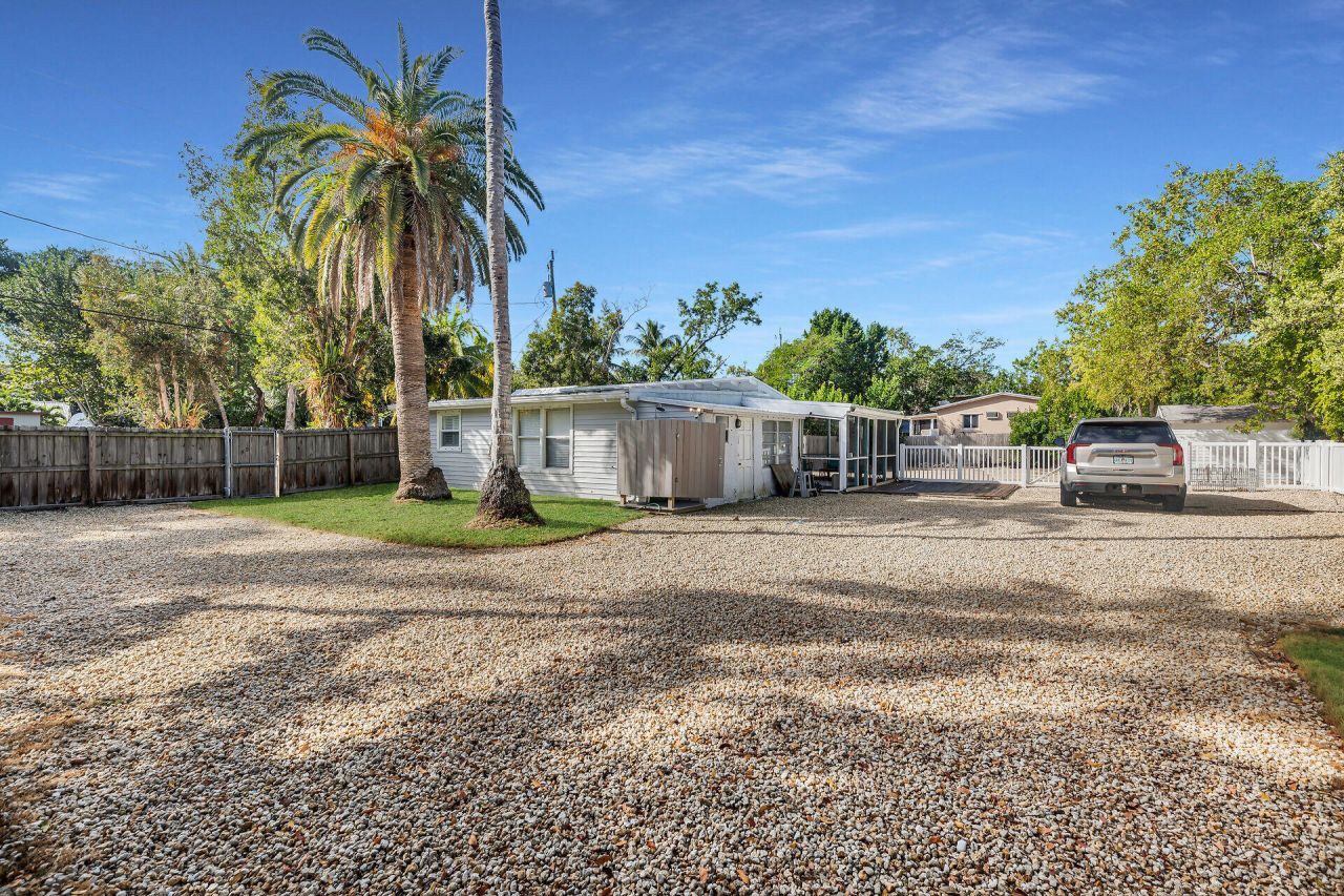 28 Tarpon Avenue, Key Largo, FL 33037 Photo