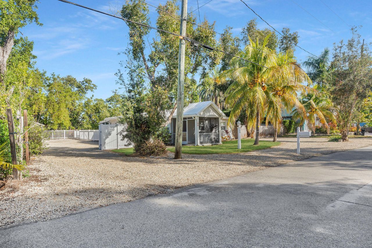 28 Tarpon Avenue, Key Largo, FL 33037 Photo