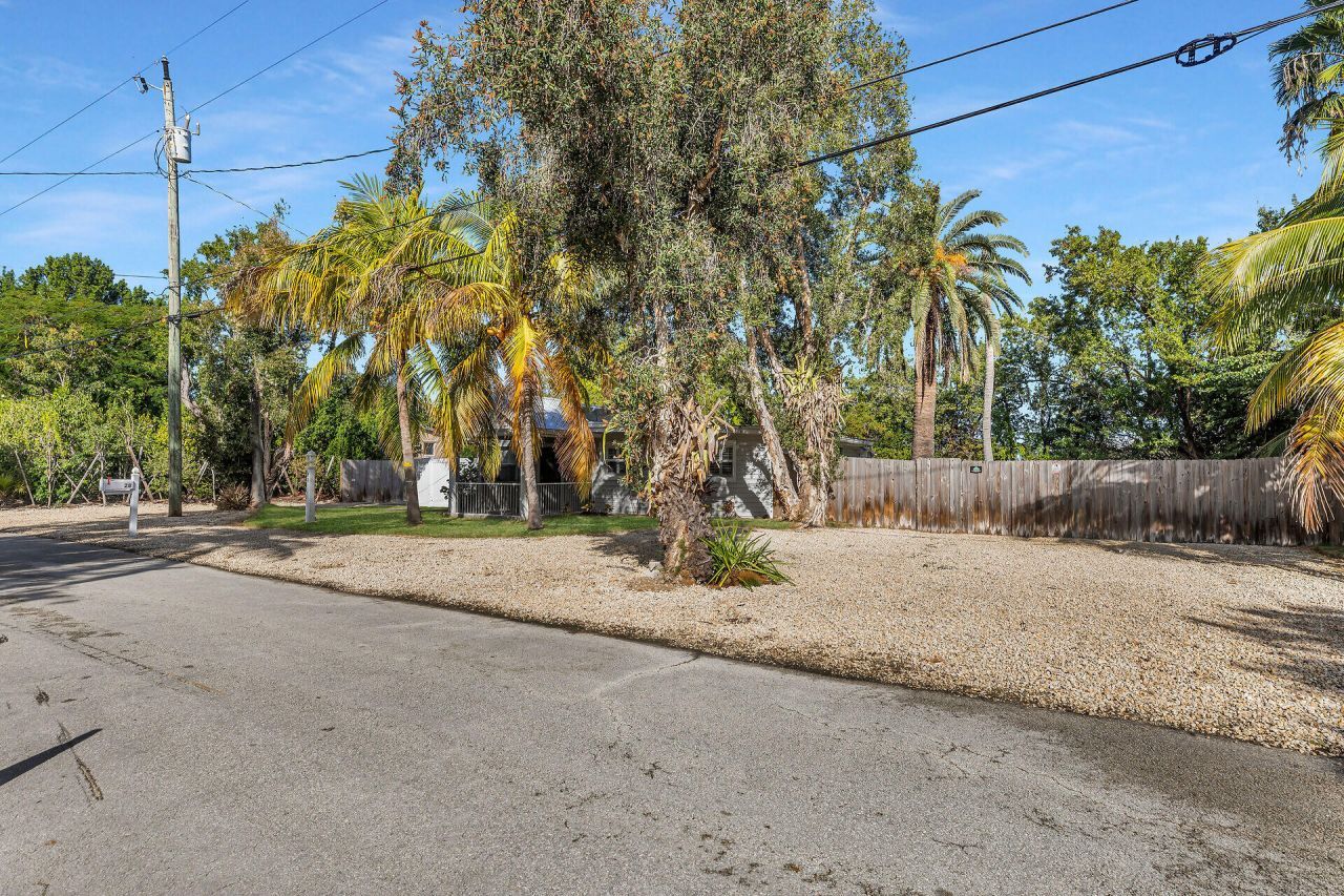 28 Tarpon Avenue, Key Largo, FL 33037 Photo