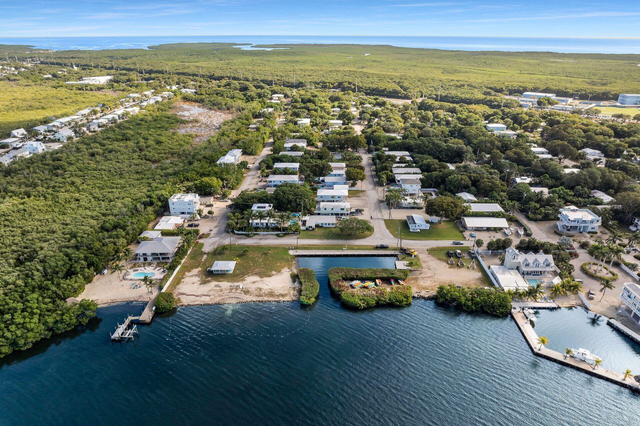 28 Tarpon Avenue, Key Largo, FL 33037 Photo
