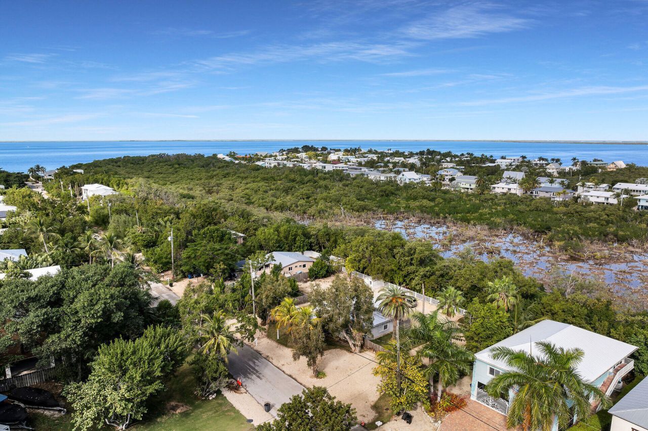 28 Tarpon Avenue, Key Largo, FL 33037 Photo