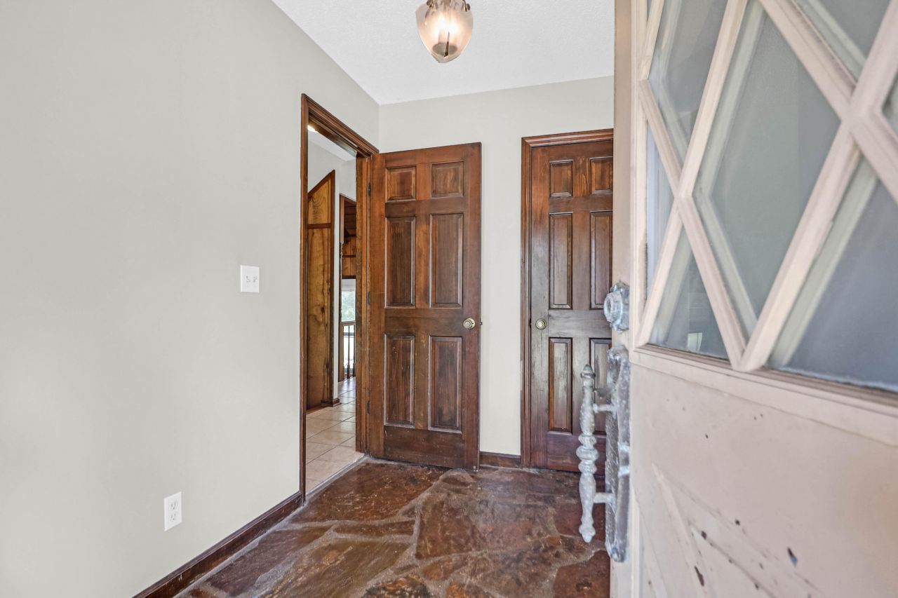 1660 Boyd N Hayes Road Photo 5