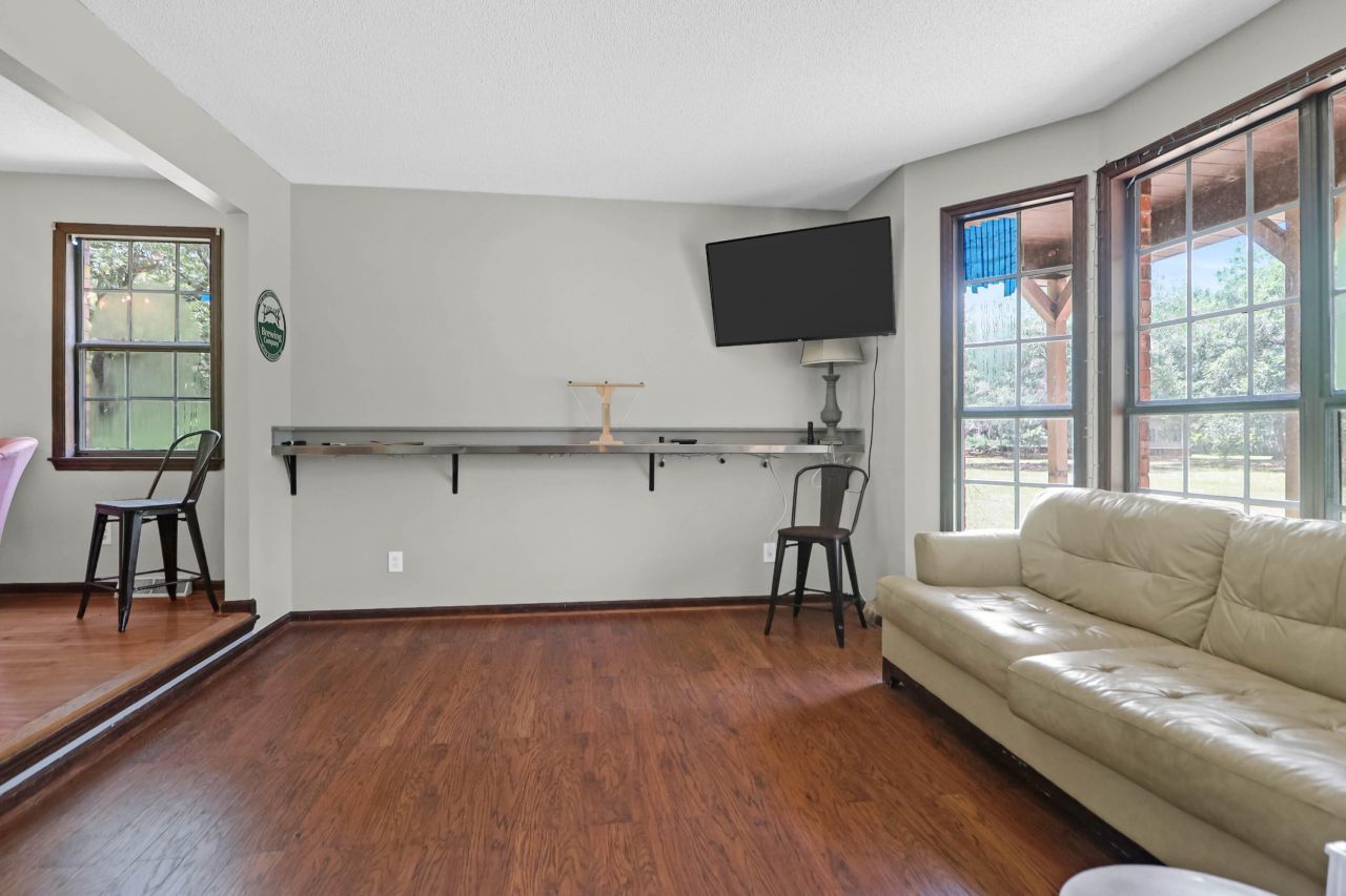 1660 Boyd N Hayes Road Photo 6