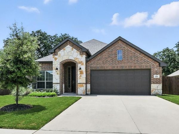 221 Gardenia Drive, Azle, TX 76020