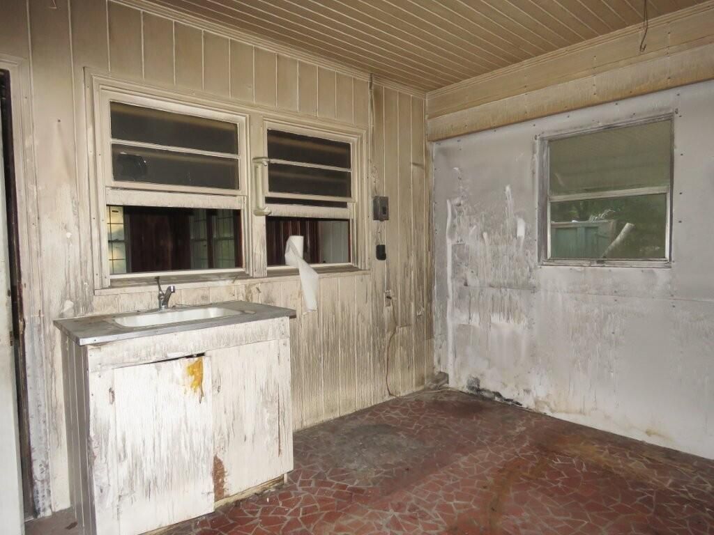 249 Smoak Street Photo 4