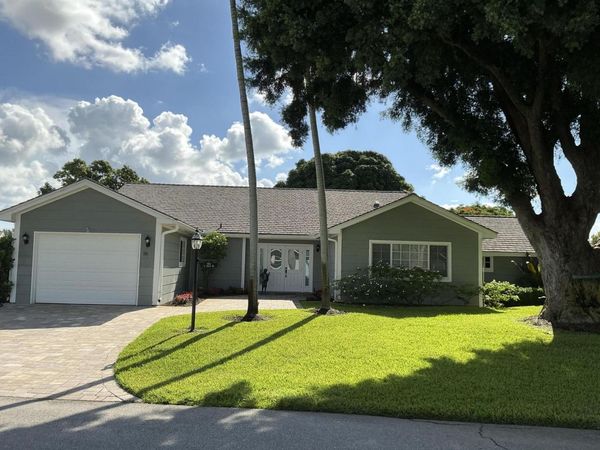 18 Holly Drive, Boynton Beach, FL 33436