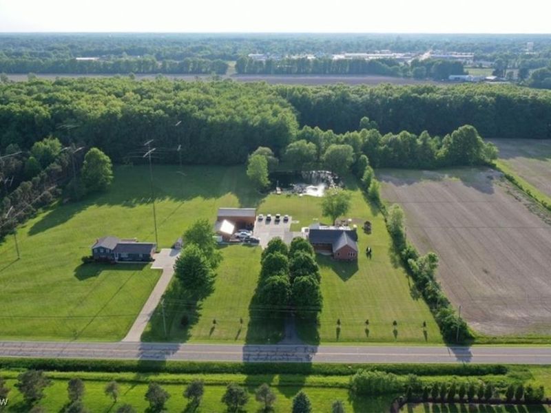 9180 Bender Road, North Ridgeville, OH 44039 Photo 1