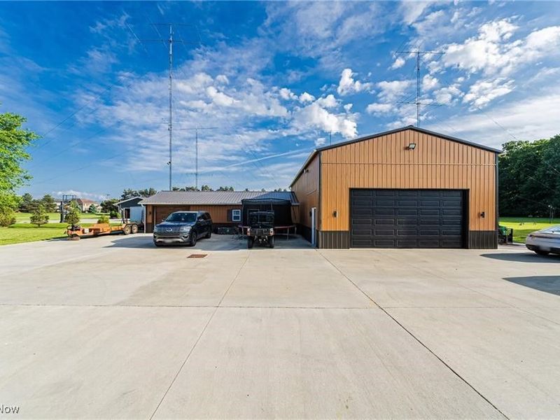 9180 Bender Road, North Ridgeville, OH 44039 Photo 4