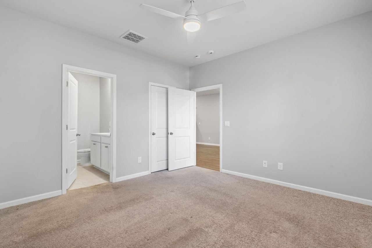 129 Vineyard Place Photo 13