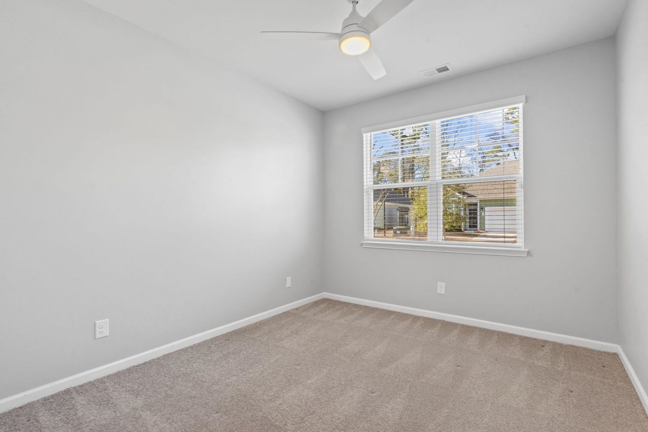 129 Vineyard Place Photo 16