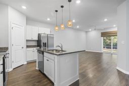 129 Vineyard Place photo 4