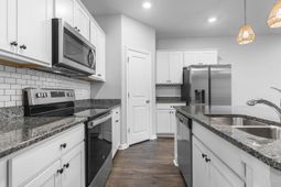 129 Vineyard Place photo 4