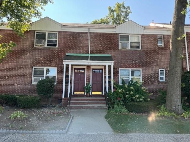 500 Tuckahoe Road, Unit 8B, Yonkers, NY 10710 Main Photo