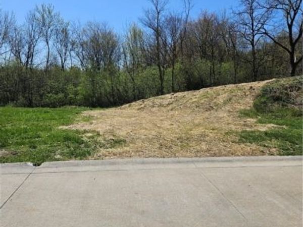 61 Hubbell Way, Bedford, OH 44146