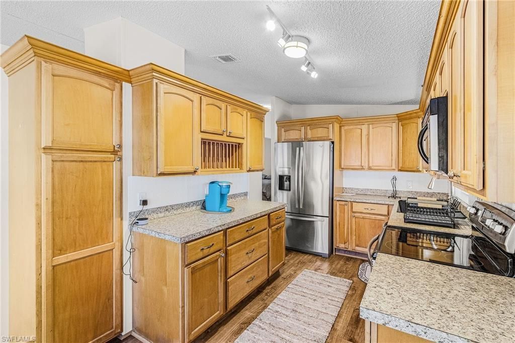 7084 Drum Dr, Saint James City, FL 33956 Photo