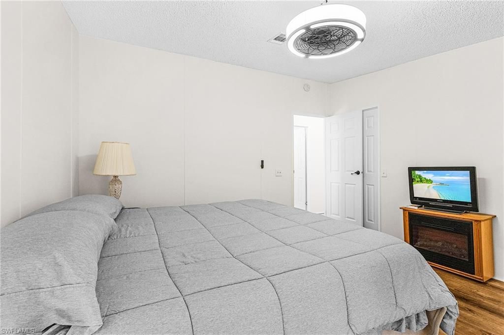 7084 Drum Dr, Saint James City, FL 33956 Photo