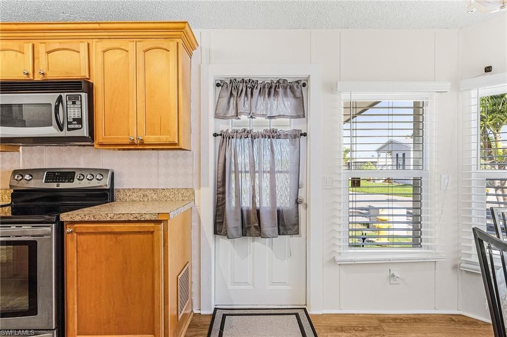 7084 Drum Dr, Saint James City, FL 33956 Photo