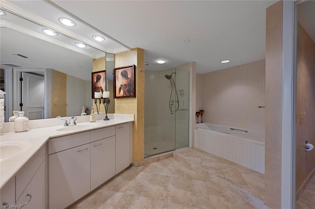 4751 Gulf Shore Blvd N, Unit 1507, Naples, FL 34103 Photo