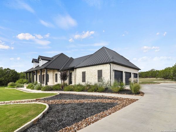 1687 Noble Trl, Canyon Lake, TX 78133