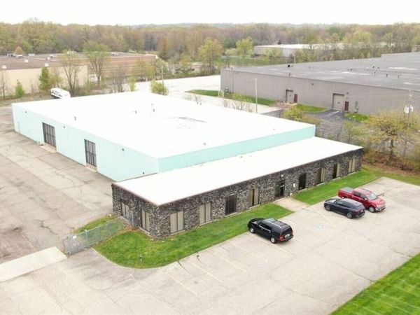 2021-2035 Midway Drive, Twinsburg, OH 44087