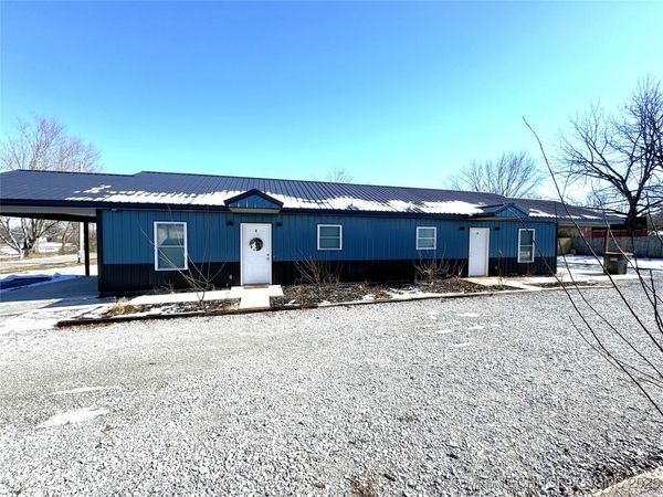 168 E Doughty Street , Colcord, OK 74338