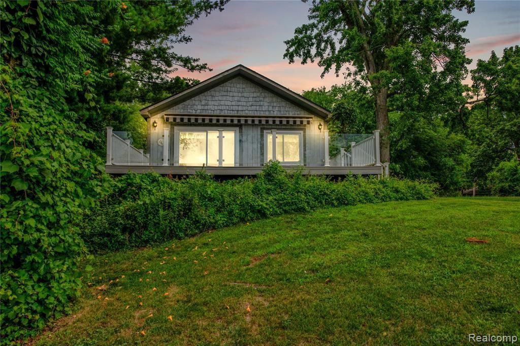 3870 Benstein Road, Commerce Township, MI 48382 Main Photo